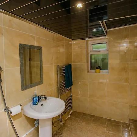 Modern 7 Bed In City Centre With Free Parking & Wifi * Манчестер