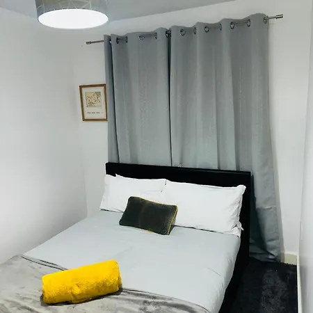 Private Cozy Bedroom In A Beautiful Near Eithad Stadium And Coop Live Privat bolig *
