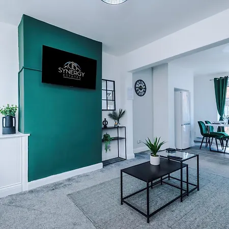 Stunning 3-bed In By 53 Degrees Property, Ideal For Contractor Groups & Long-term Business, Free Parking - Sleeps 7! Hébergement de vacances Manchester