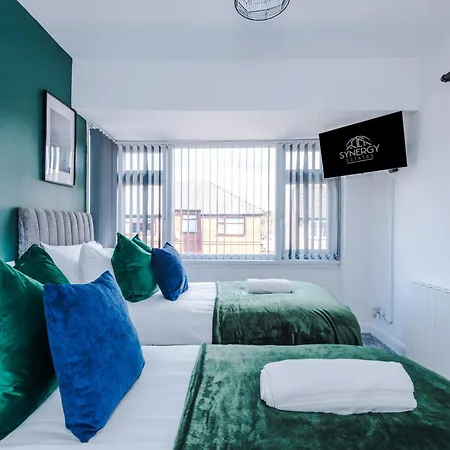 Stunning 3-bed In By 53 Degrees Property, Ideal For Contractor Groups & Long-term Business, Free Parking - Sleeps 7! Manchester