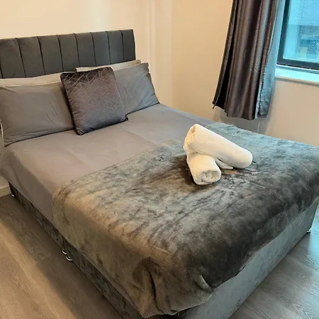 Modern Smart 2 Bedroom *