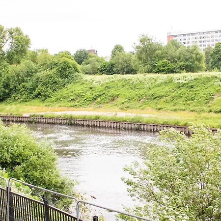 Riverside - Peaceful Escape *