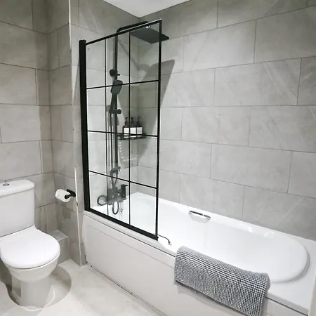 Appartement Sunny 10mins To Coop Arena - Pass The Keys