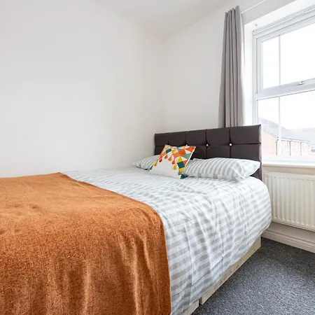 2 Bed Flat Near City Centre Manchester