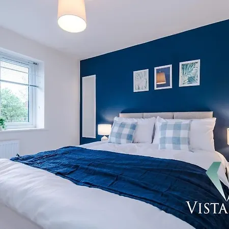 3bdr House By Vista Short Lets & Serviced With Pool Table And Driveway Parking בית נופש מנצ'סטר
