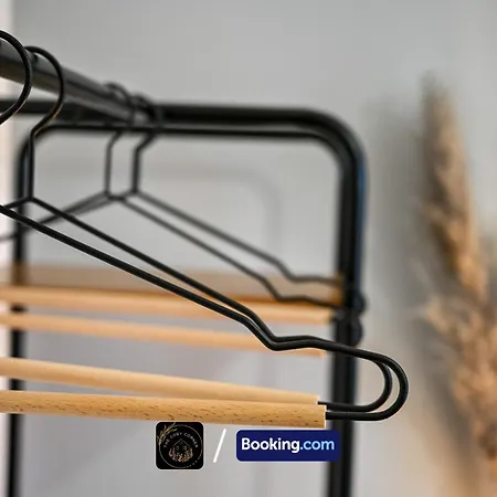 Cosy 4-bed House, Garden, Free Parking & Wifi Appartement *