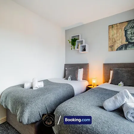 Appartement Cosy 4-bed House, Garden, Free Parking & Wifi