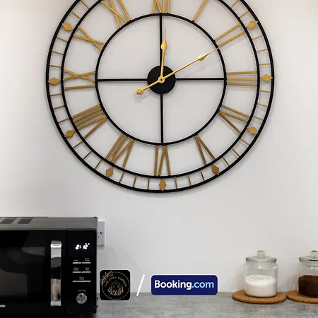 Cosy 3-Bed House L Garden L Free Parking L Stretford L Sleeps 7 L Book Today With The Cosy Corner Nationwide *