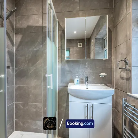 아파트 Cosy 3-bed House L Garden L Free Parking L Stretford L Sleeps 7 L Book Today With The Cosy Corner Nationwide