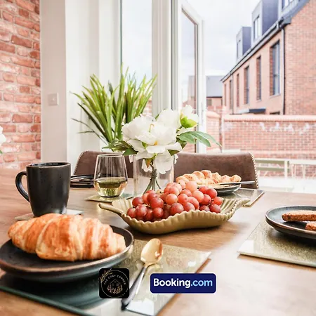 アパート 3-bed House L Free Parking L Wifi L Your Away From Hosted By The Cosy Corner Nationwide