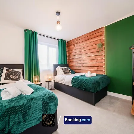 아파트 3-bed House, Free Parking & Wifi *