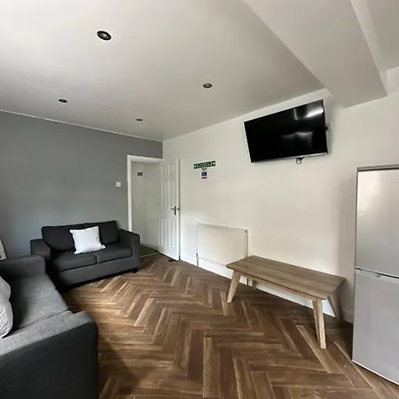 Daisybank Co-living - Private Self-cater