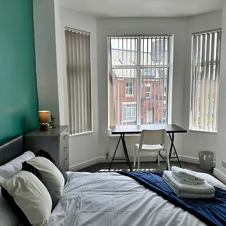 Daisybank Co-living - Private Self-cater * مانشستر