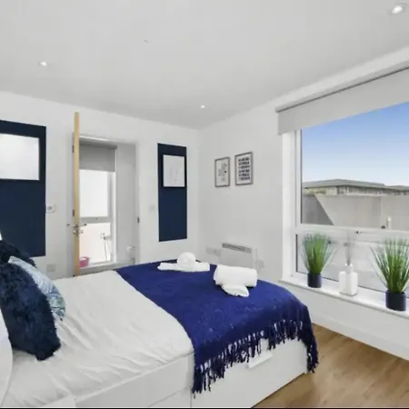 Stunning 3-bedroom Flat With Parking * Manchester
