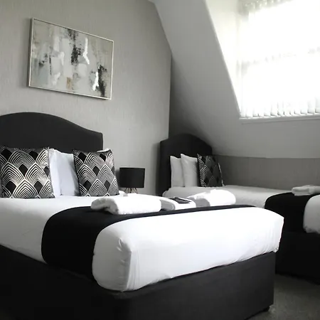 Mitre Centre 3*