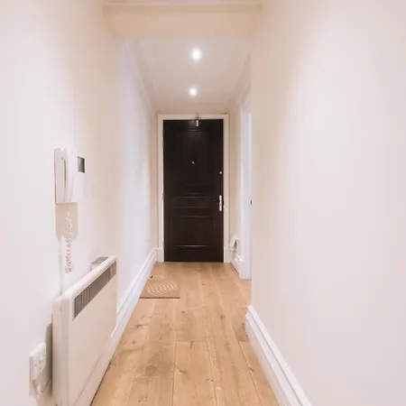 Gorgeous & Centrally Located 2bd Flat Manchester!