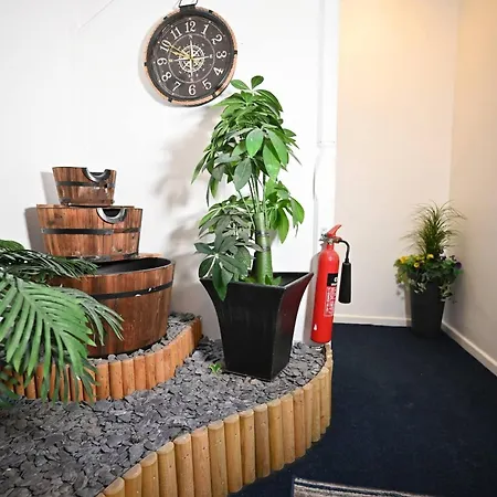 Spacious Studio Near Christie Hospital Apartment Manchester