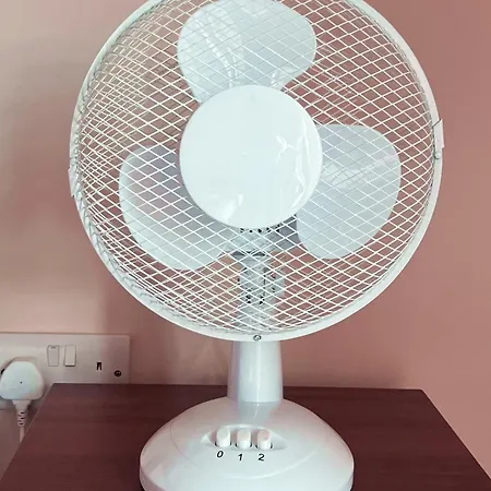 公寓 Entire 2 Bedroom And 2 Bathroom In -free Underground Parking *