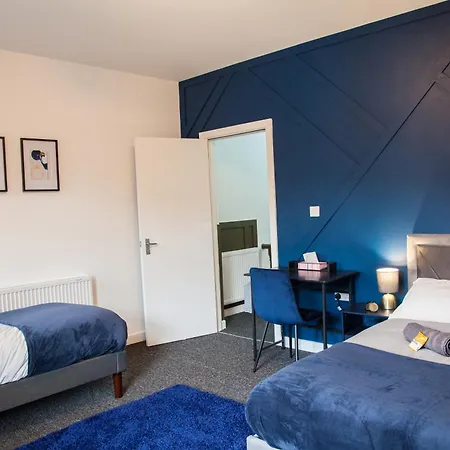 Entire Modern In And Near Peak District *