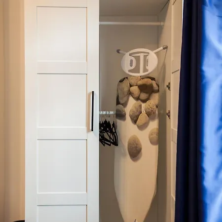 Entire Modern In And Near Peak District *