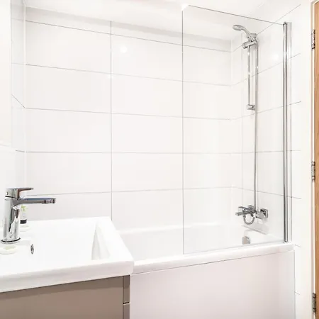 Bright & Stylish 2 Bed In Apartment Manchester