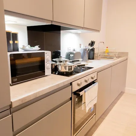 Apartment Stunning 3 Bedroom