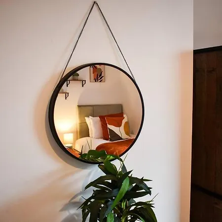 בית נופש Stylish & Vibrant 2 Bedroom *
