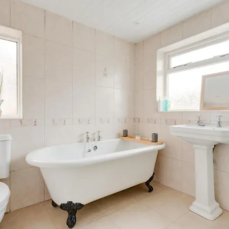Elegant 3-Bedroom Manchester Retreat Free Parking Keenzchillz Apartament *