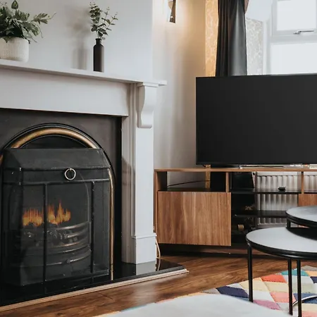 Apartament Elegant 3-Bedroom Manchester Retreat Free Parking Keenzchillz