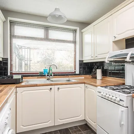 Elegant 3-bedroom Retreat Free Parking Keenzchillz Μάντσεστερ