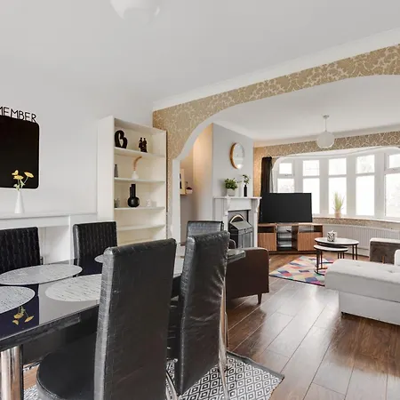 Elegant 3-Bedroom Manchester Retreat Free Parking Keenzchillz *