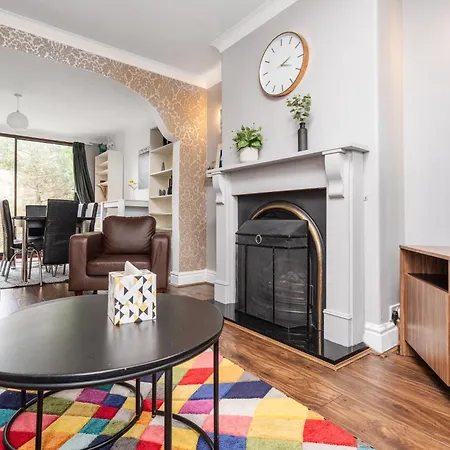Apartament Elegant 3-Bedroom Manchester Retreat Free Parking Keenzchillz