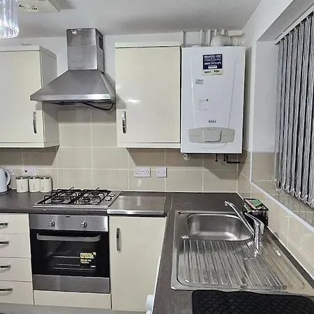Vakantiehuis New Luxury 3 Bedroom House Next To Coop Stadium & Man Stadium Manchester