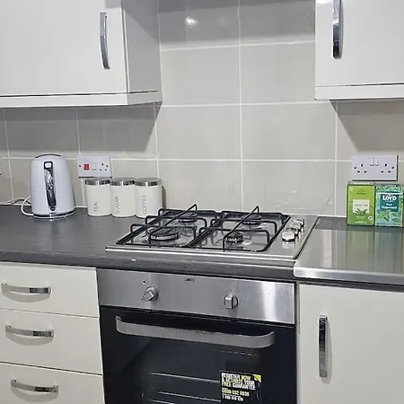 New Luxury 3 Bedroom House Next To Coop Stadium & Man Stadium