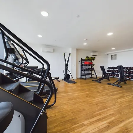 New! 2 Bedroom Flat In Waters By With Us, Perfect For Families, Couples & Groups, Free Private Parking!