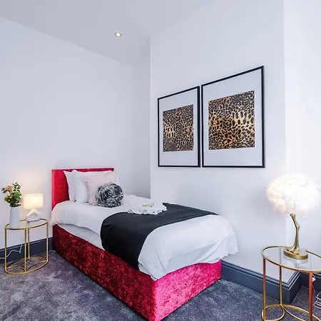 Funky 3 Bed House - Salford Manchester