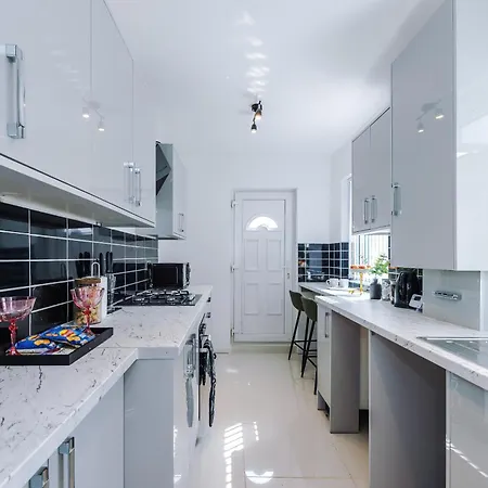 Nyaraló Funky 3 Bed House - Salford