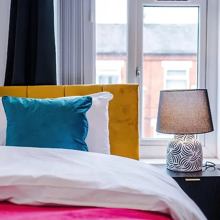 Funky 3 Bed House - Salford Manchester