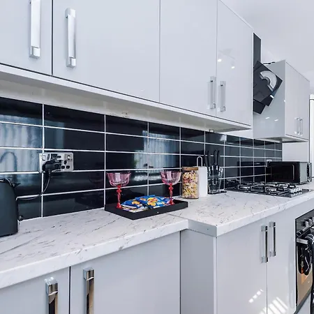 Nyaraló Funky 3 Bed House - Salford
