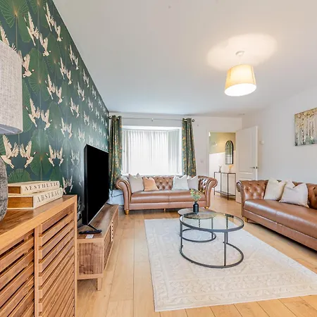 別荘 Boutique 4-bed House In - Games