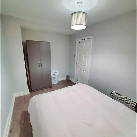 Charming Near Centre By Etihad Coop Arena *