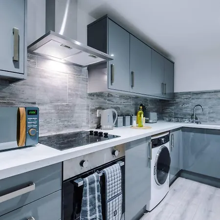 Brand New 1 & 2 Bed Flats Next To Eccles Station