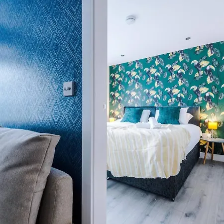 Brand New 1 & 2 Bed Flats Next To Eccles Station Διαμέρισμα *