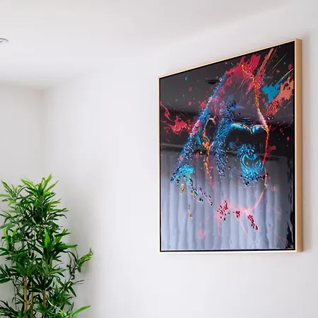 Entire Modern & Spacious 3bdr In Right Next To Coop Live & Ethiad *