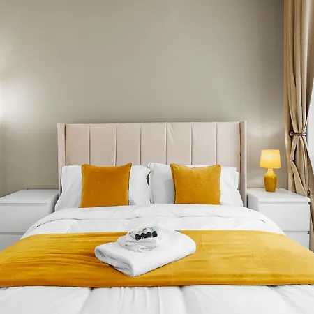 Entire Modern & Spacious 3bdr In Right Next To Coop Live & Ethiad マンチェスター