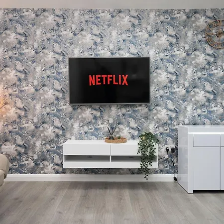 Santorini Blues By Cefas - Free Parking - - Near Airport בית נופש *