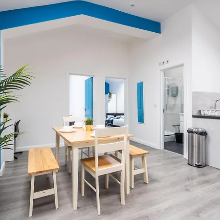 בית נופש Santorini Blues By Cefas - Free Parking - - Near Airport