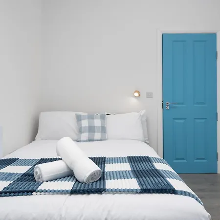 Santorini Blues By Cefas - Free Parking - - Near Airport בית נופש