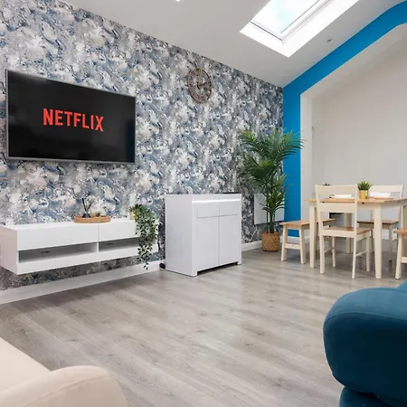 Santorini Blues By Cefas - Free Parking - - Near Airport