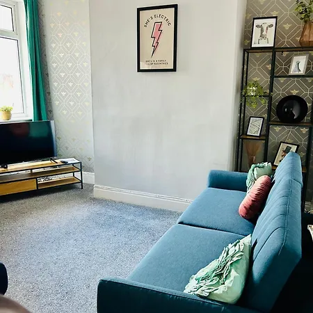 Ferienhaus Superbly Located Terraced House